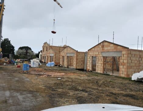 Construction de pavillons aux Jardins de la Chaume : un nouveau quartier durable prend forme à Montluçon